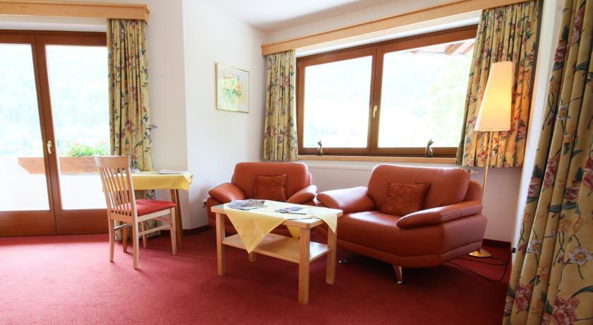 Hotel Garni Sonnblick Bad Kleinkirchheim Rum bild