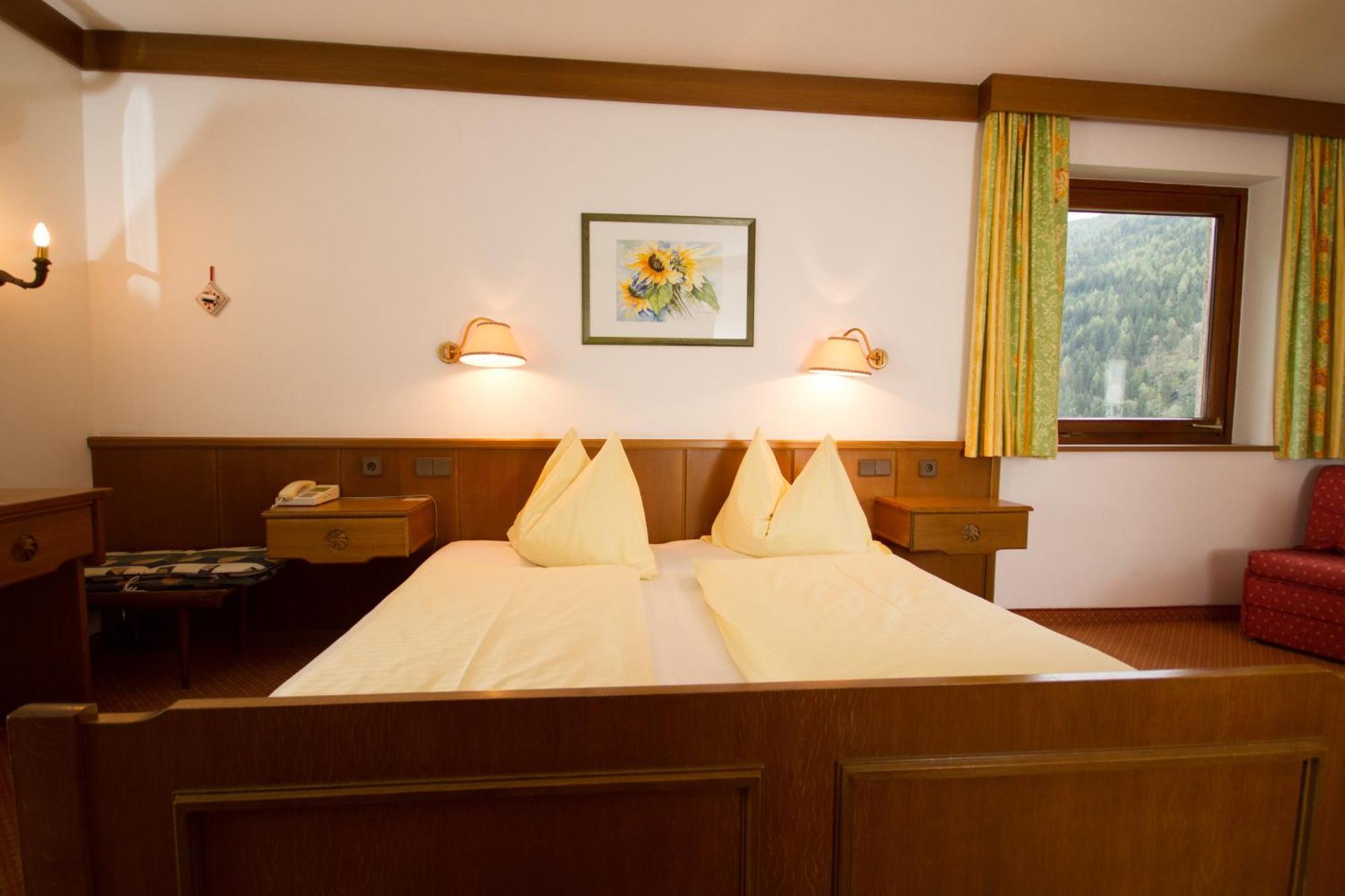 Hotel Garni Sonnblick Bad Kleinkirchheim Rum bild